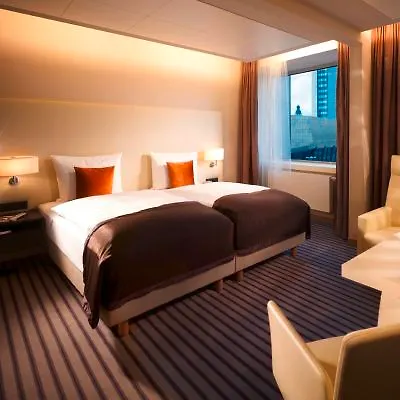 ラディソン ブルー ホテル 4*