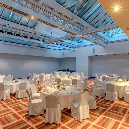 Отель Radisson Blu 4*